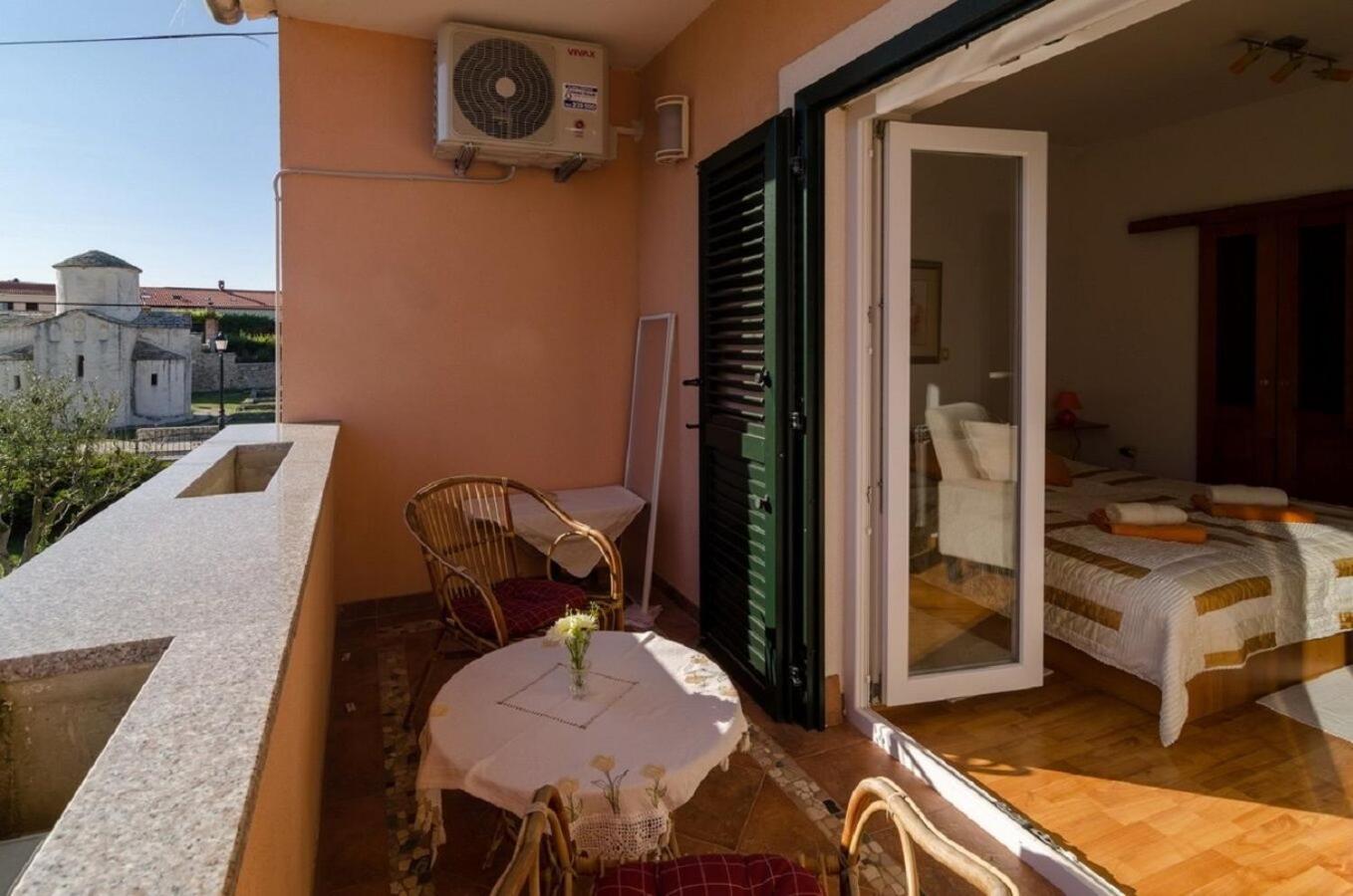 Holiday Home Old Town - Great Location نين المظهر الخارجي الصورة