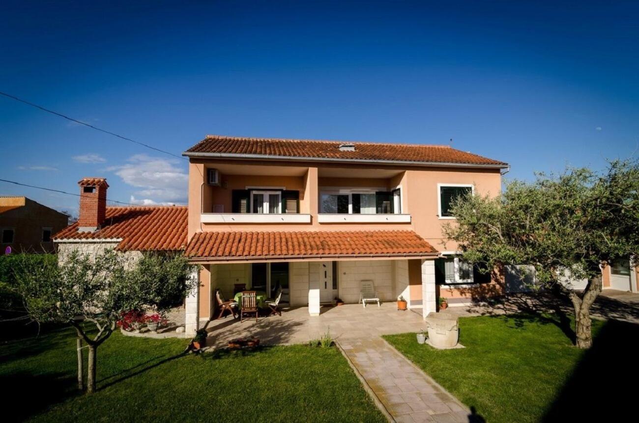 Holiday Home Old Town - Great Location نين المظهر الخارجي الصورة